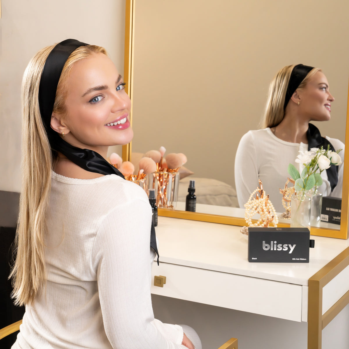 Blissy Black Blissy Hair Ribbon Lifestyle – Mulberry Silk