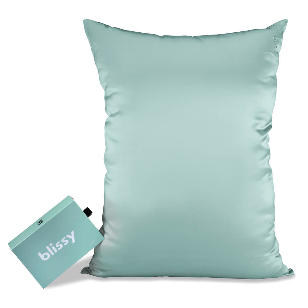 Blissy Queen Mint Pillowcase Lifestyle – Mulberry Silk