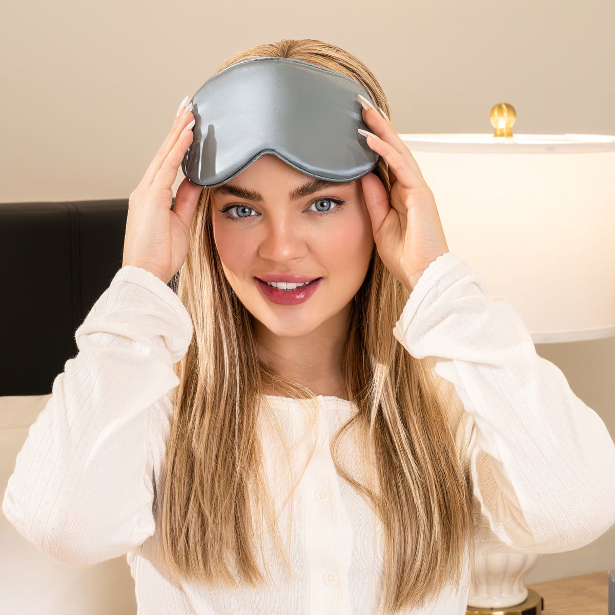 Blissy Ash Blue Sleep Mask Lifestyle – Mulberry Silk