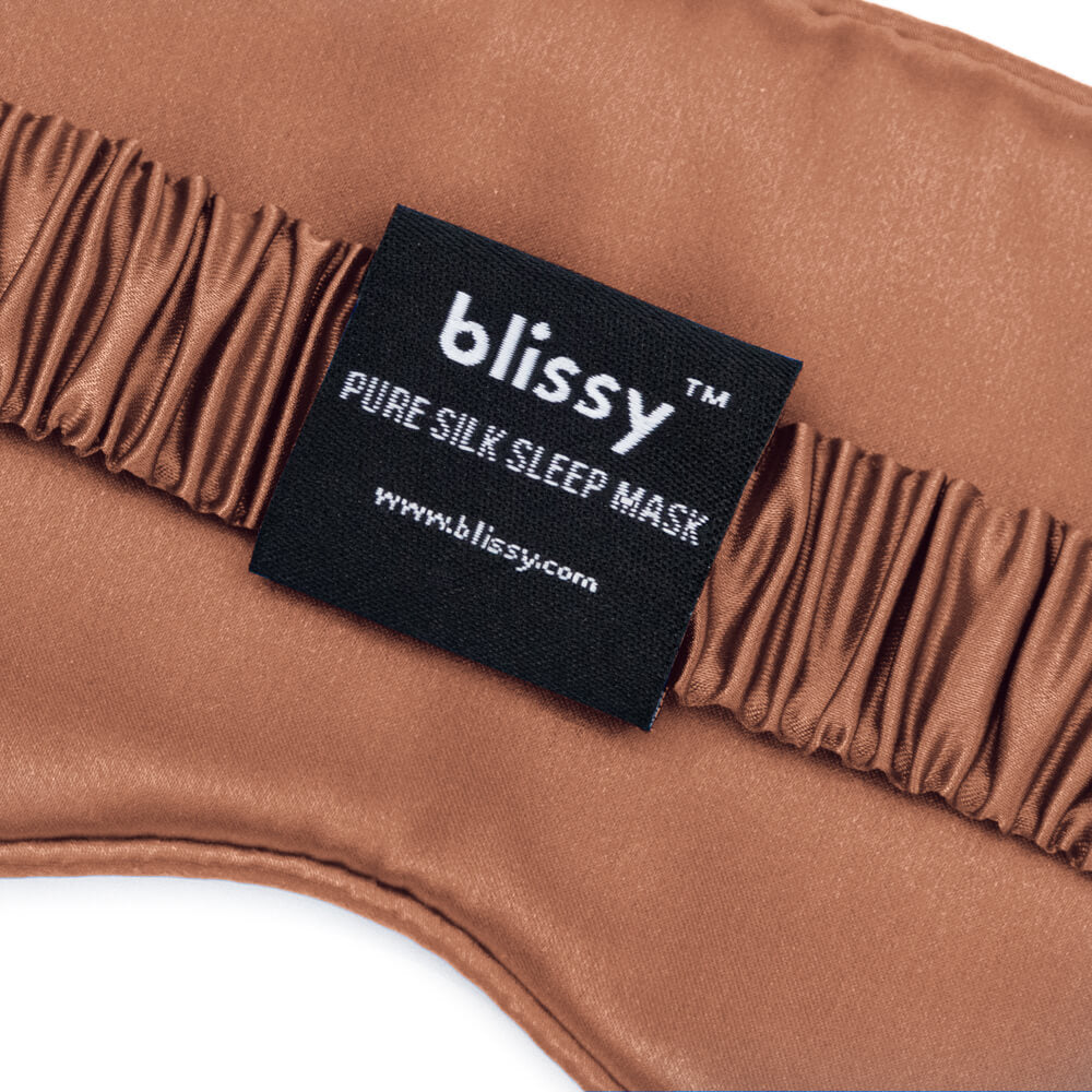 Blissy Cinnamon Sleep Mask Lifestyle – Mulberry Silk