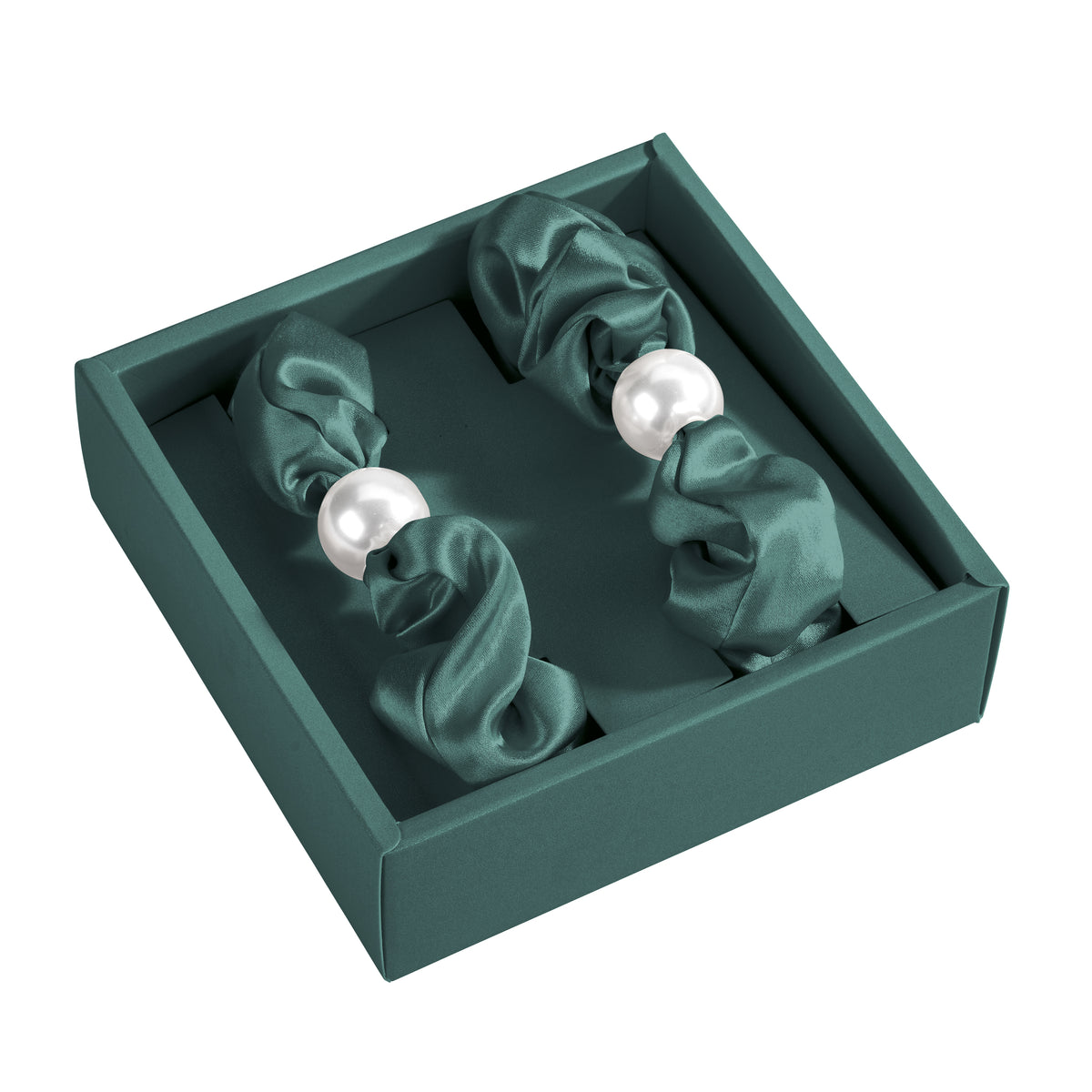 Blissy Emerald Blissy Pearl Scrunchies Lifestyle – Mulberry Silk