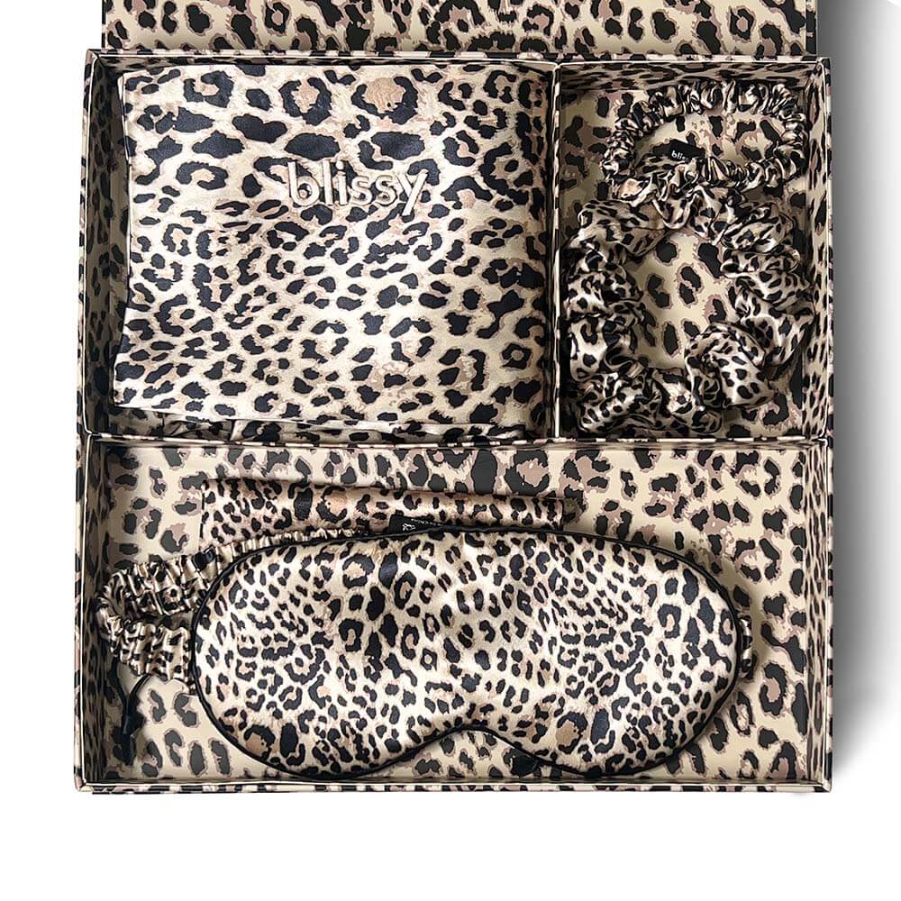 Blissy Standard Leopard Blissy Dream Set Lifestyle – Mulberry Silk