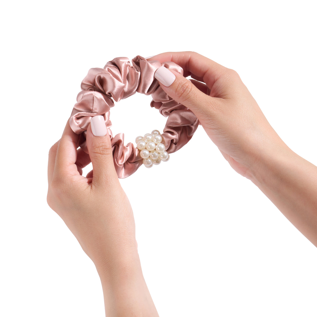 Blissy Rose Gold Blissy Petite Pearl Scrunchies Lifestyle – Mulberry Silk