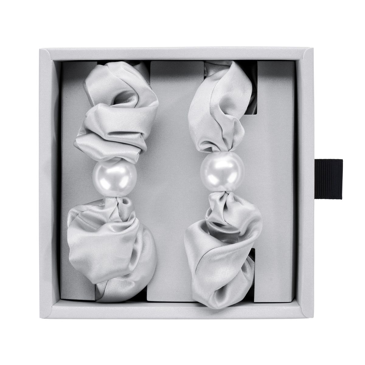 Silver Blissy Pearl Scrunchies Close-Up – Blissy 22 Momme Silk