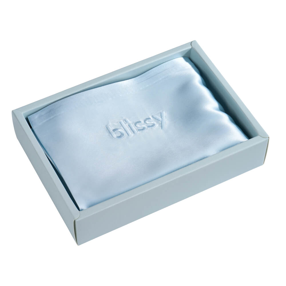 Blissy King Sky Blue Pillowcase Lifestyle – Mulberry Silk