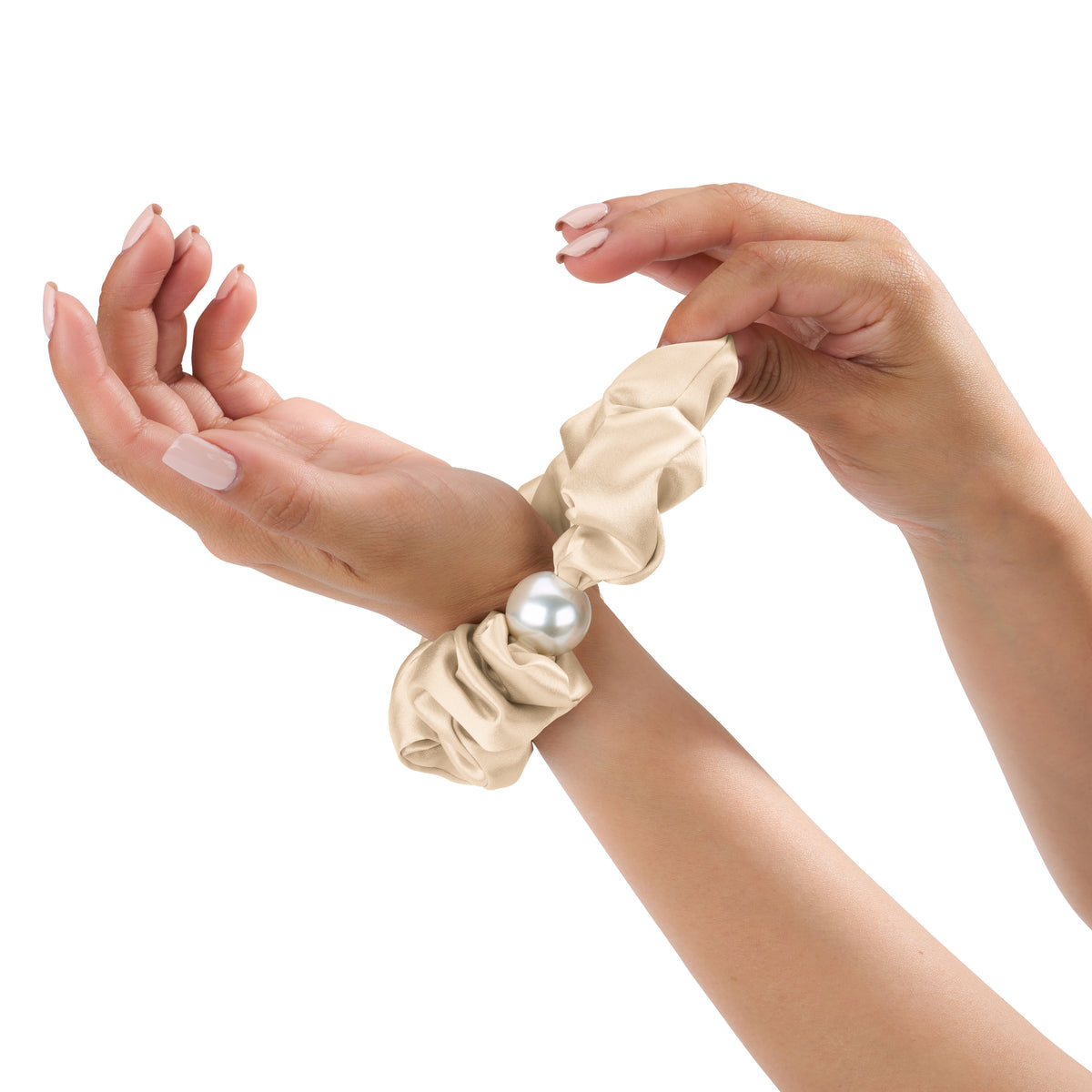 Taupe Blissy Pearl Scrunchies Close-Up – Blissy 22 Momme Silk