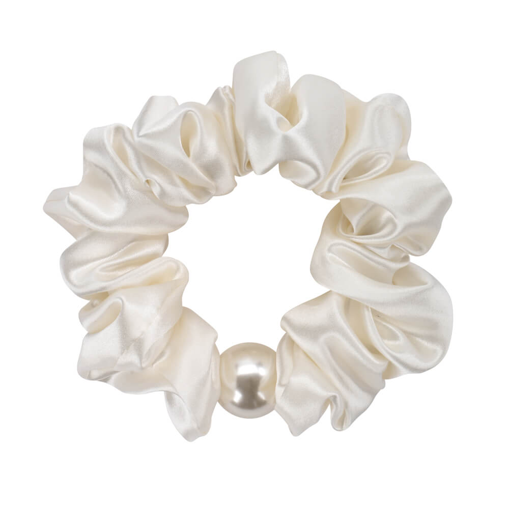 White Blissy Pearl Scrunchies Close-Up – Blissy 22 Momme Silk