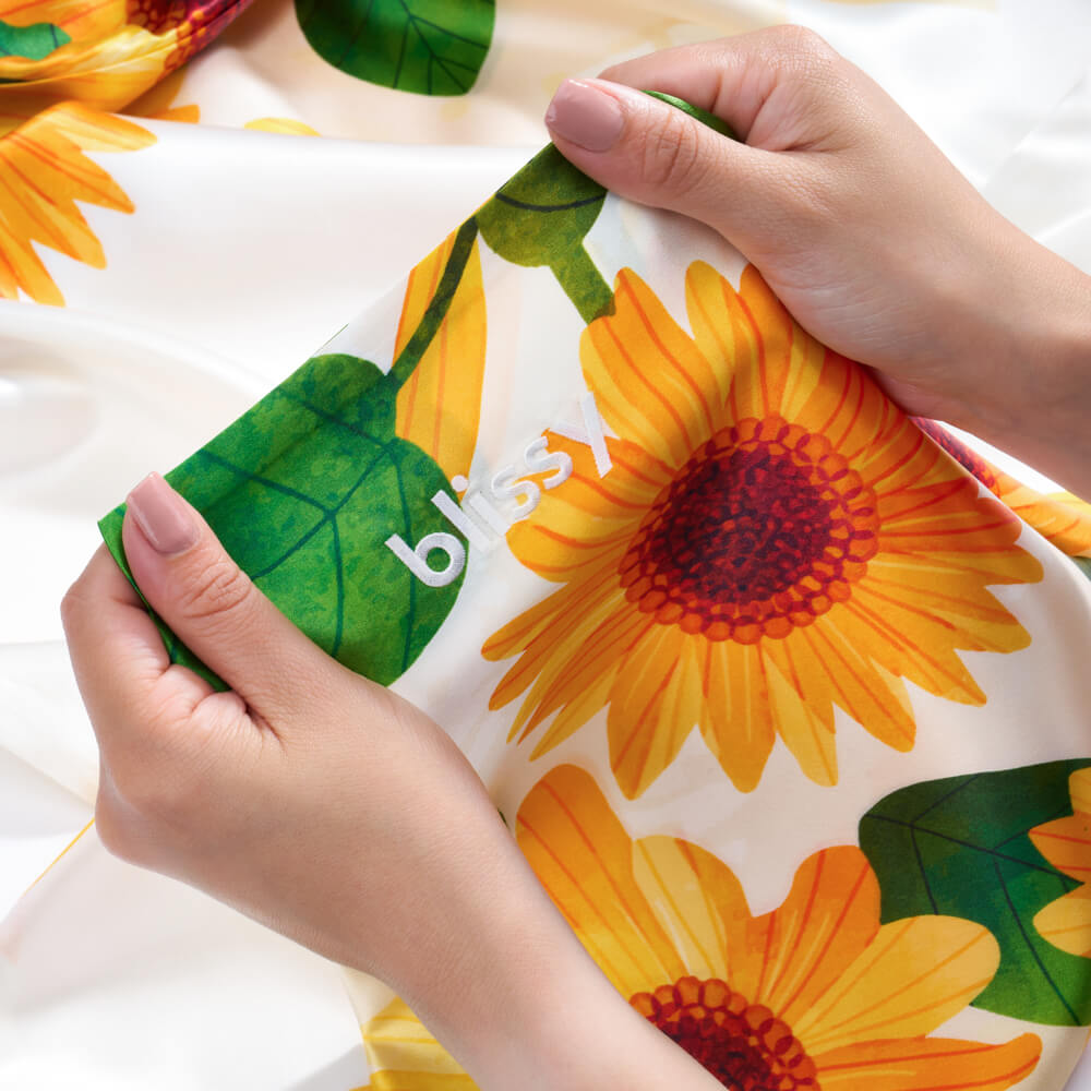 Blissy Zodiac Flower Silk Pillowcase Detail – Standard
