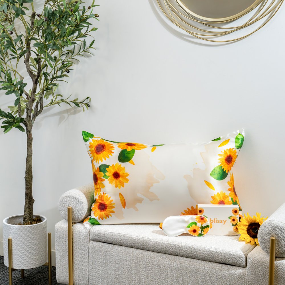 Blissy Zodiac Flower Silk Pillowcase Detail – Standard