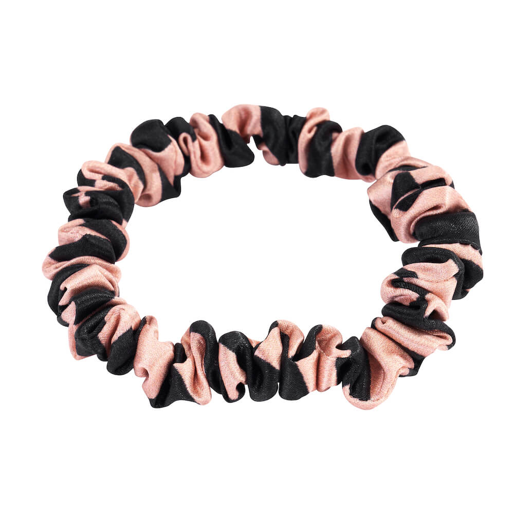 Tiger Blissy Skinny Scrunchies Close-Up – Blissy 22 Momme Silk